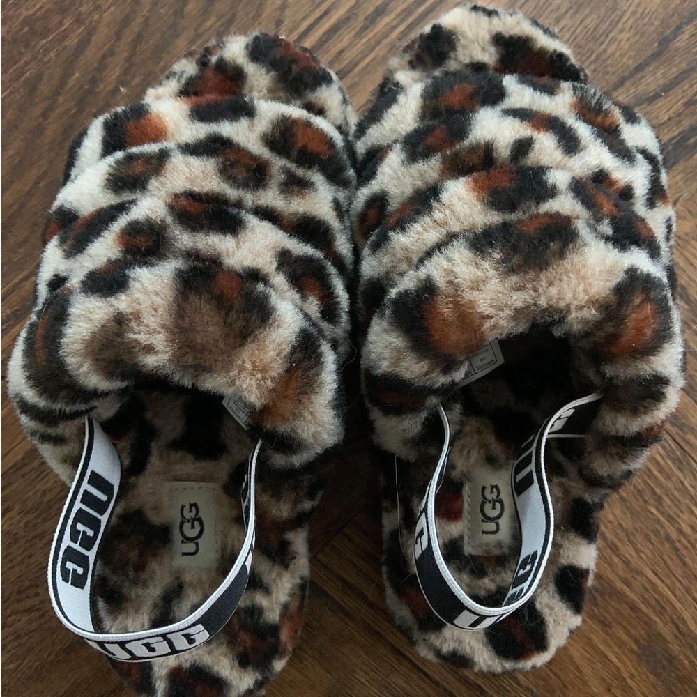 Ugg fluff yeah slides
